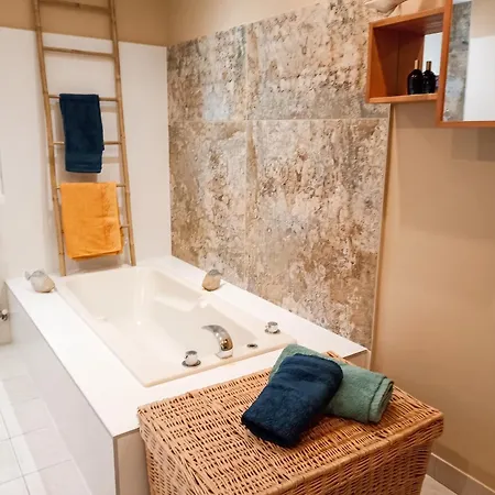 Charmante En Campagne Avec Piscine Privee Vila