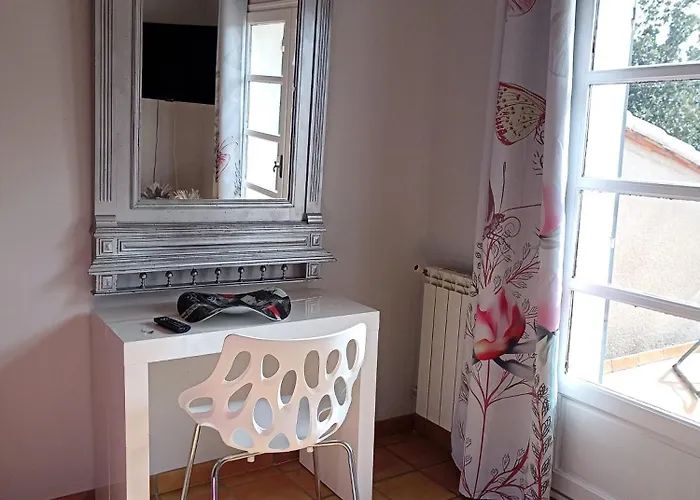 Villa Charmante En Campagne Avec Piscine Privée *