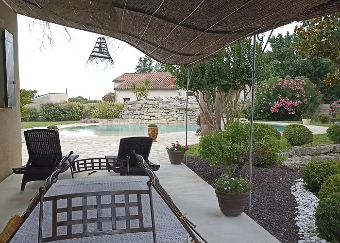 Charmante En Campagne Avec Piscine Privée